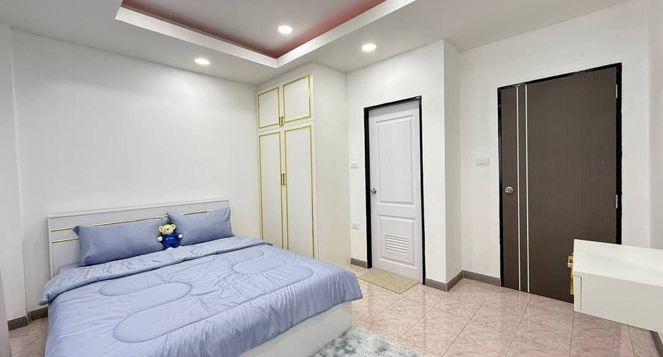 Reihenhaus zur Miete mit 3 Zimmer in Bang Lamung, Chonburi