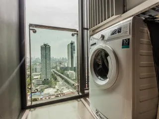 For sale 1 bed condo in Huai Khwang, Bangkok