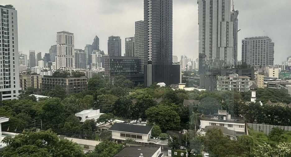 For rent 1 bed condo in Khlong Toei, Bangkok