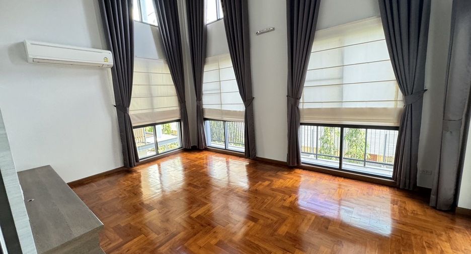 For rent 5 bedrooms house in Bang Na, Bangkok