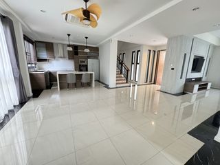 For rent 5 ベッドルーム house in Bang Na, Bangkok
