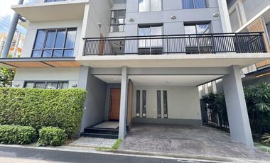 Haus zur Miete mit 5 Zimmer in Bang Na, Bangkok