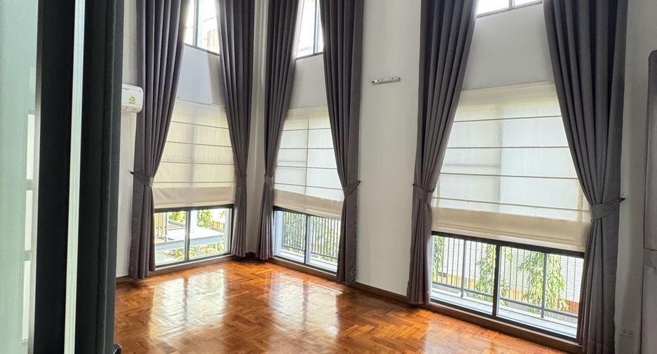 For rent 5 bedrooms house in Bang Na, Bangkok
