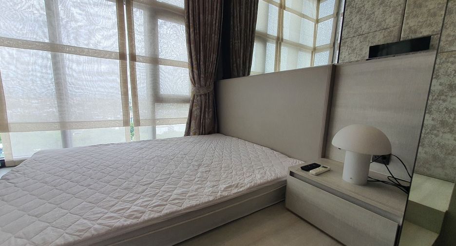 For rent 1 bed condo in Phra Khanong, Bangkok