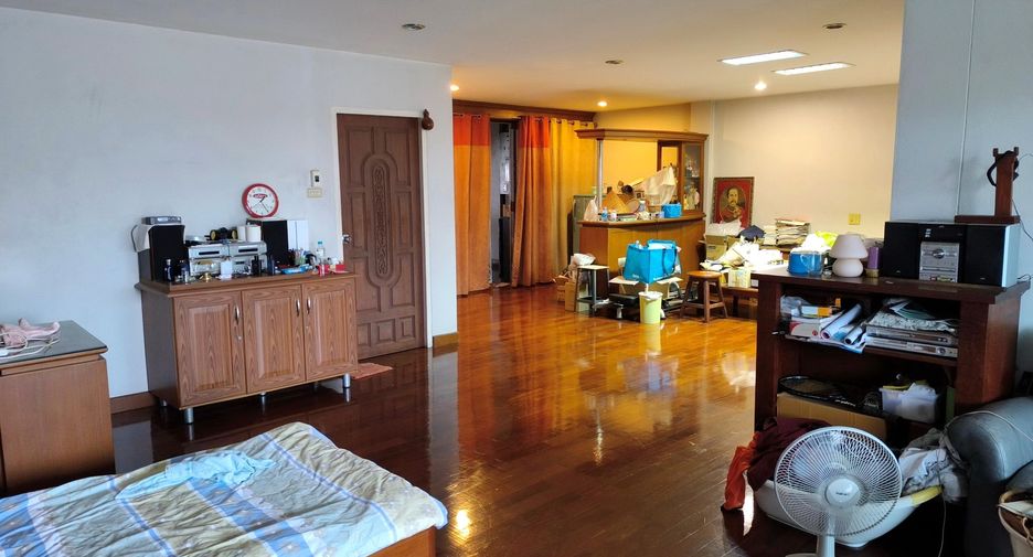 Casa en venta de 7 habitaciones en Khlong San, Bangkok