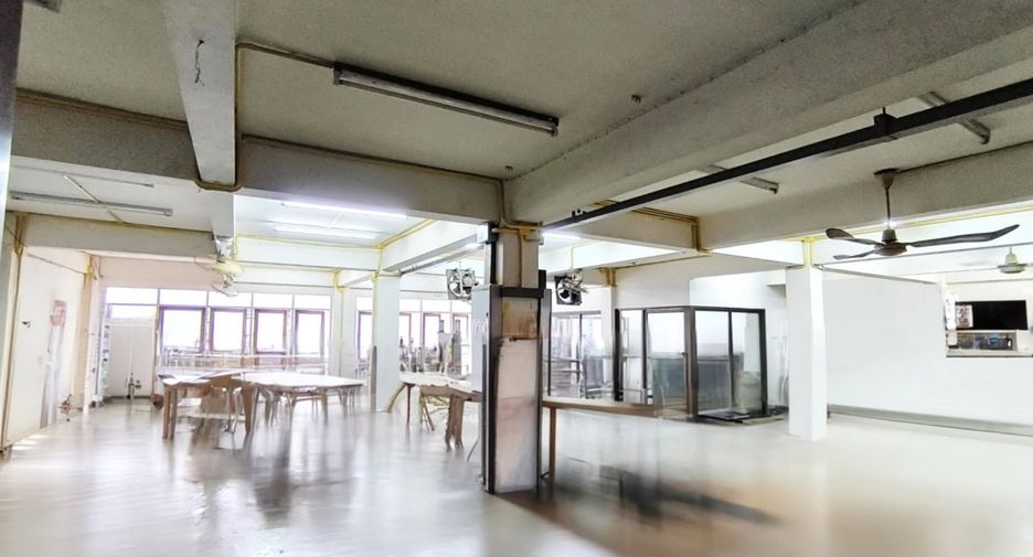 Casa en venta de 7 habitaciones en Khlong San, Bangkok