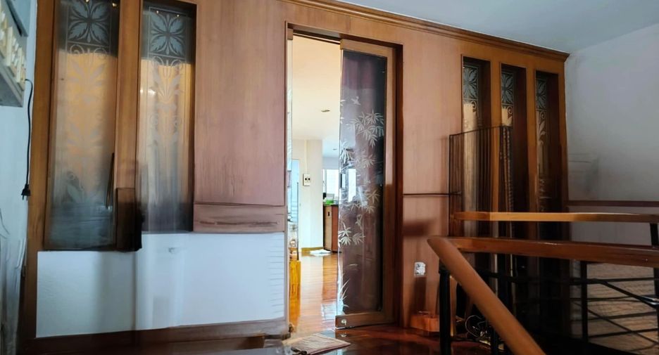 Casa en venta de 7 habitaciones en Khlong San, Bangkok