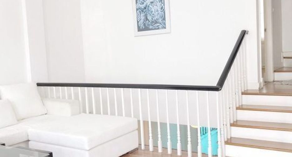 For rent 3 bedrooms townhouse in Bang Na, Bangkok
