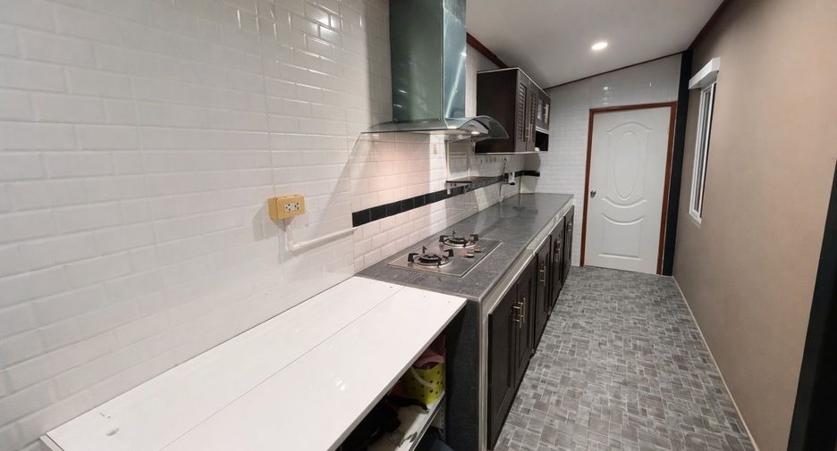 For rent 3 bedrooms house in Mueang Samut Prakan, Samut Prakan