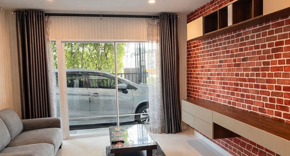 For rent 3 bedrooms house in Mueang Samut Prakan, Samut Prakan