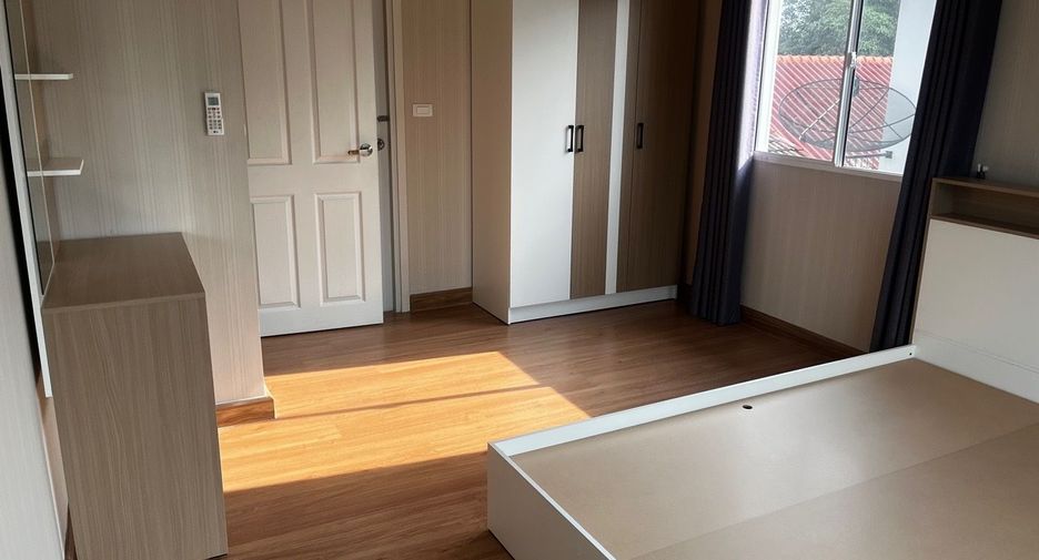 For rent 3 bedrooms house in Mueang Samut Prakan, Samut Prakan