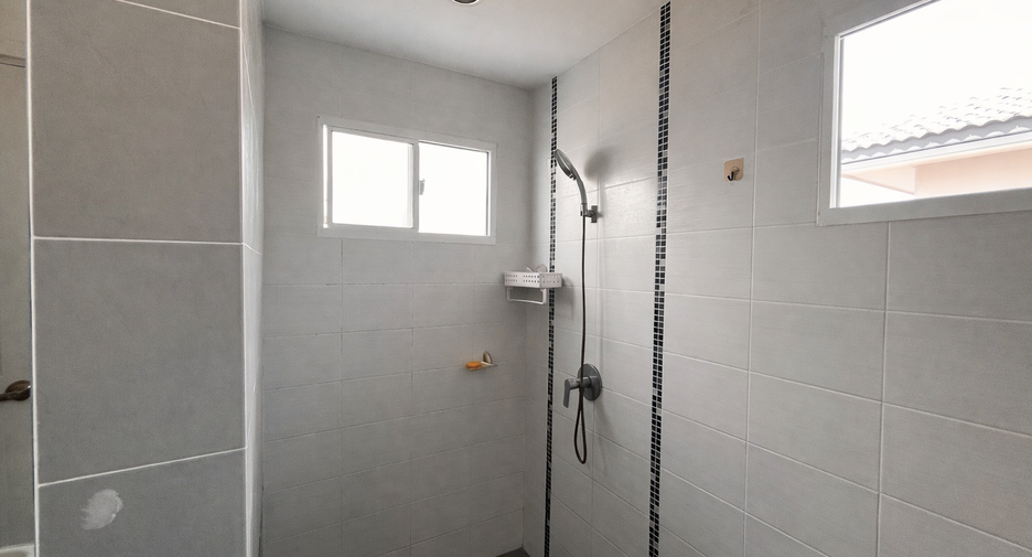 For rent 3 bedrooms house in Mueang Samut Prakan, Samut Prakan