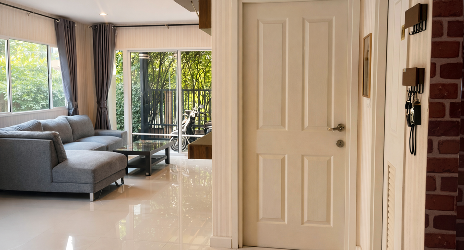 For rent 3 bedrooms house in Mueang Samut Prakan, Samut Prakan