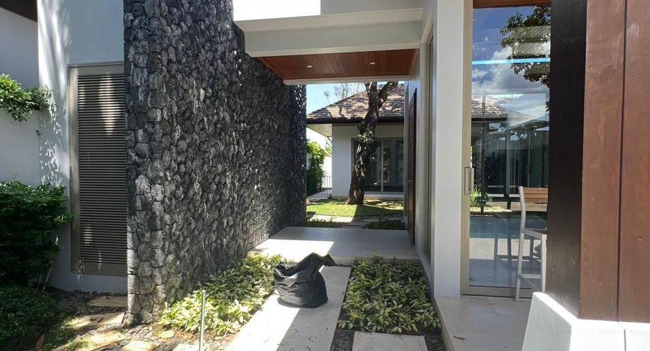 For sale 3 bedrooms villa in Thalang, Phuket