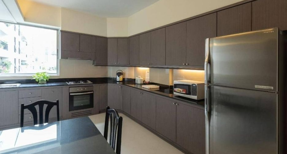 For rent 4 bedrooms condo in Khlong Toei, Bangkok