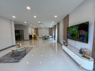 For rent 5 bedrooms house in Bang Phli, Samut Prakan