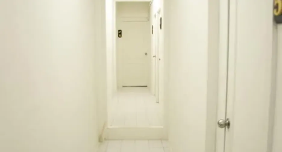 For sale 10 bedrooms hotel in Watthana, Bangkok