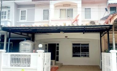 For sale 3 bedrooms townhouse in Khlong Sam Wa, Bangkok