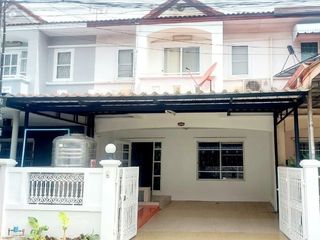 Reihenhaus zum Kauf mit 3 Zimmer in Khlong Sam Wa, Bangkok