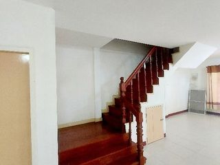 Reihenhaus zum Kauf mit 3 Zimmer in Khlong Sam Wa, Bangkok