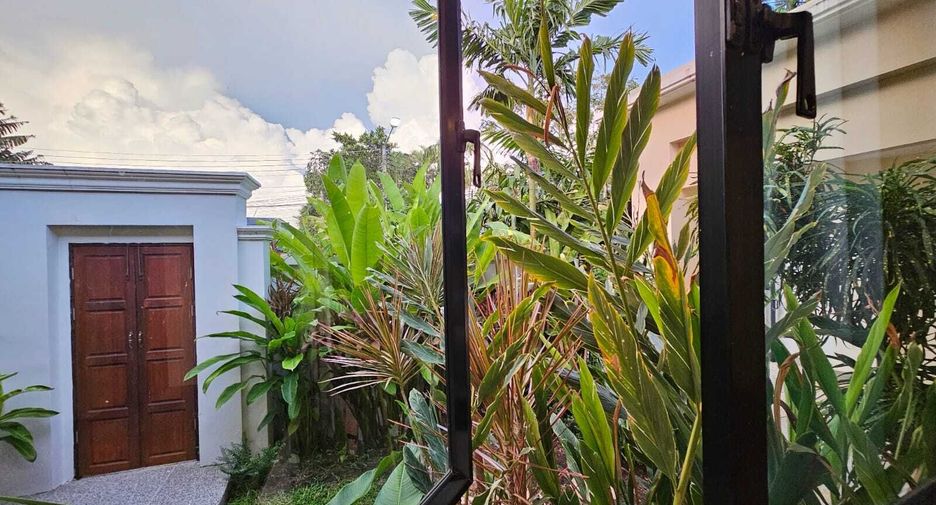 For sale and for rent 3 bedrooms villa in Mueang Phuket, Phuket