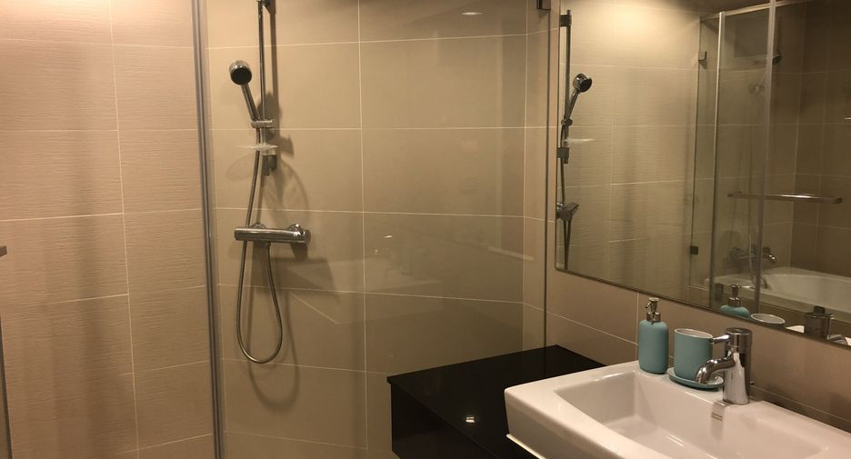 Condo en alquiler de 2 habitaciones en Huai Khwang, Bangkok