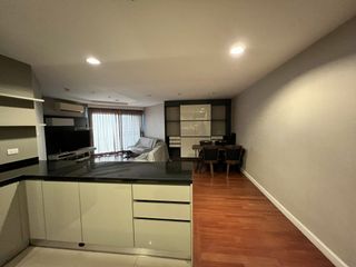 For rent 2 bedrooms condo in Huai Khwang, Bangkok