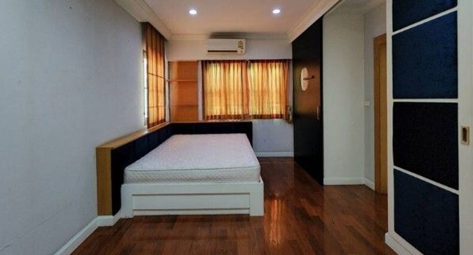 For sale 4 bedrooms house in Bueng Kum, Bangkok