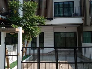 3 Bedroom Townhouse In Si Racha, Chonburi