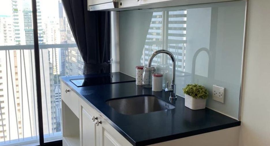 For rent 1 bed condo in Watthana, Bangkok