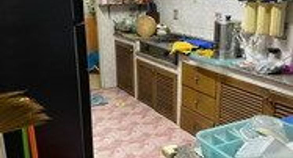 For sale 3 bedrooms townhouse in Din Daeng, Bangkok