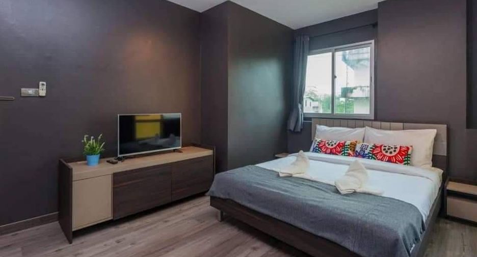 For rent 2 bedrooms condo in Phra Khanong, Bangkok