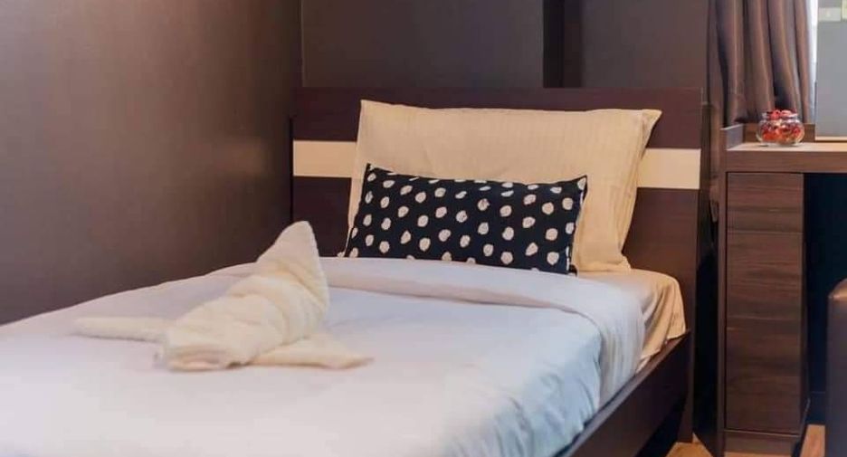 For rent 2 bedrooms condo in Phra Khanong, Bangkok