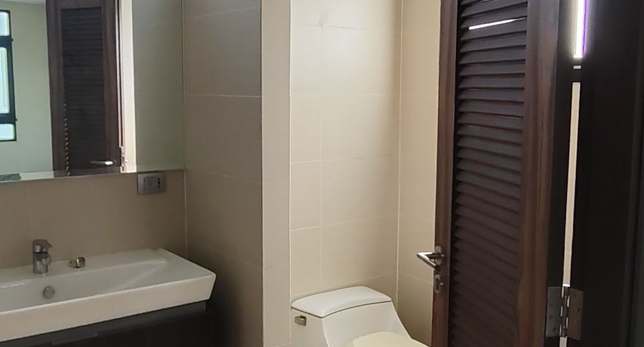 For rent and for sale 5 bedrooms house in Khan Na Yao, Bangkok