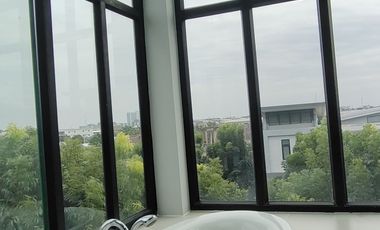 For sale and for rent 5 bedrooms house in Khan Na Yao, Bangkok