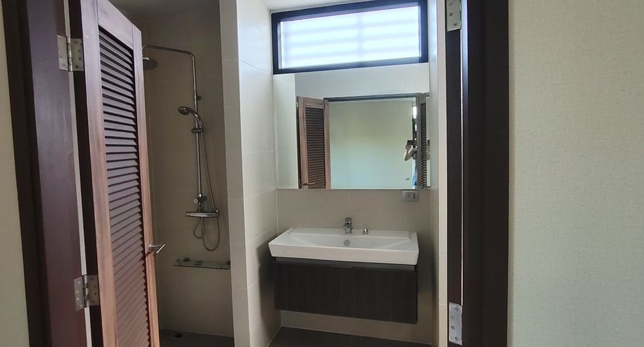 For rent and for sale 5 bedrooms house in Khan Na Yao, Bangkok