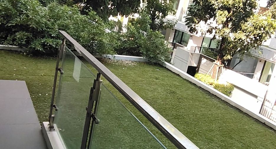 For rent and for sale 5 bedrooms house in Khan Na Yao, Bangkok