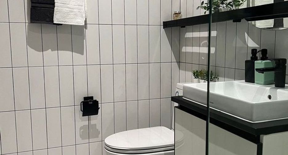 For rent 2 bedrooms condo in Khlong San, Bangkok