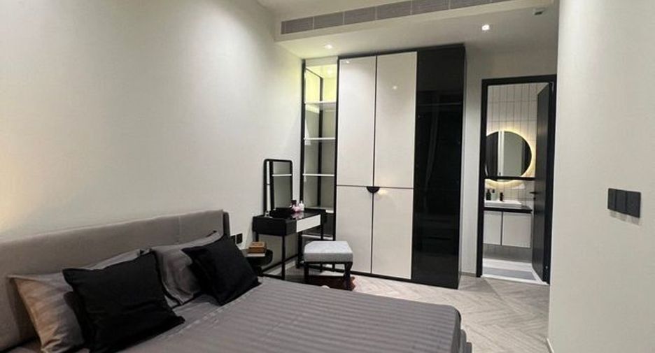 For rent 2 bedrooms condo in Khlong San, Bangkok