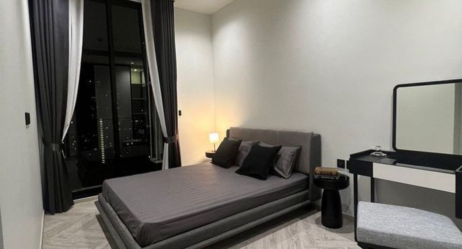 For rent 2 bedrooms condo in Khlong San, Bangkok