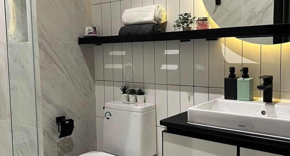 For rent 2 bedrooms condo in Khlong San, Bangkok