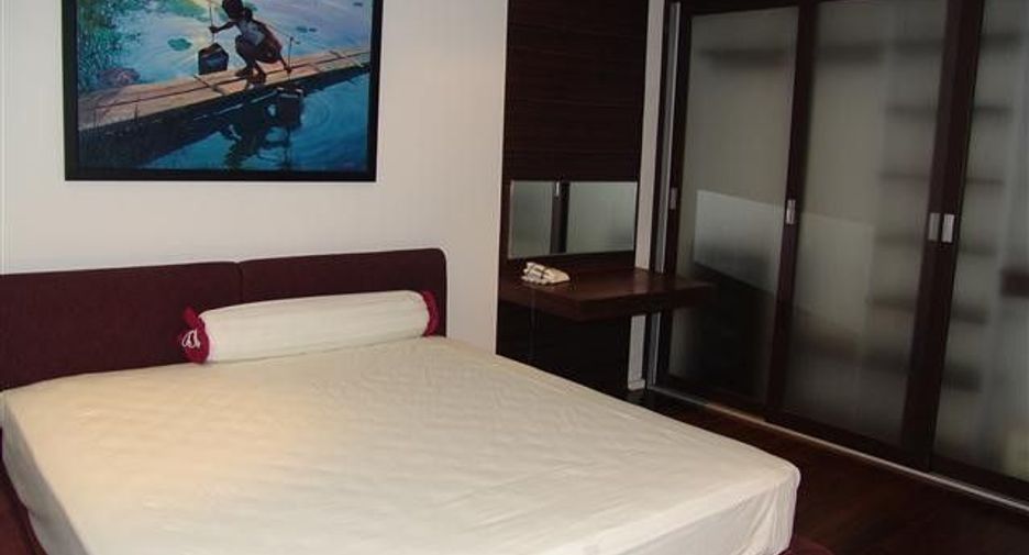 For rent 2 bedrooms condo in Khlong Toei, Bangkok