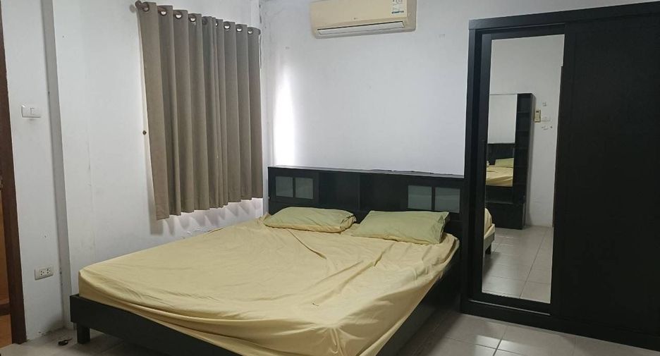 For sale 3 bedrooms house in Si Racha, Chonburi