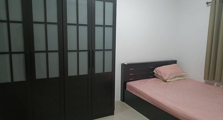 For sale 3 bedrooms house in Si Racha, Chonburi