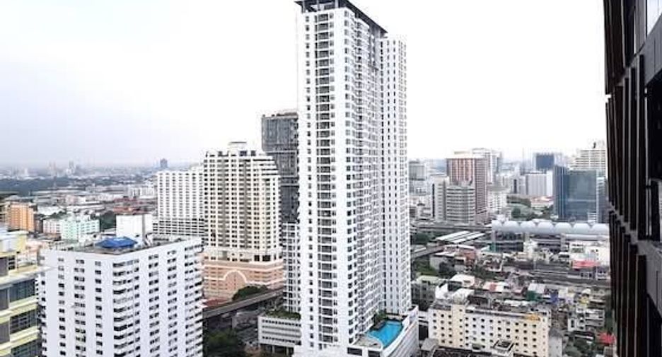 Wohnung zur Miete mit 2 Zimmer in Pathum Wan, Bangkok