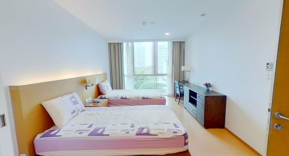 For rent 2 bedrooms condo in Watthana, Bangkok