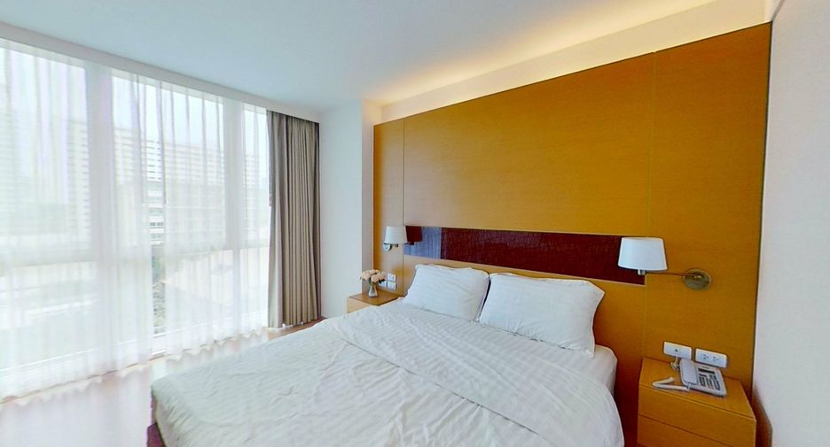 For rent 2 bedrooms condo in Watthana, Bangkok