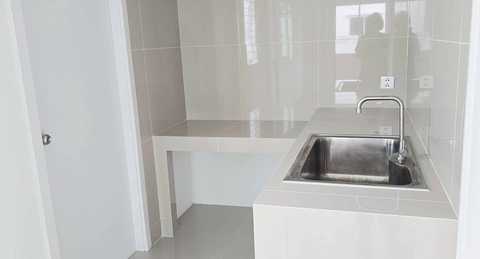 For sale 4 bedrooms house in Prawet, Bangkok