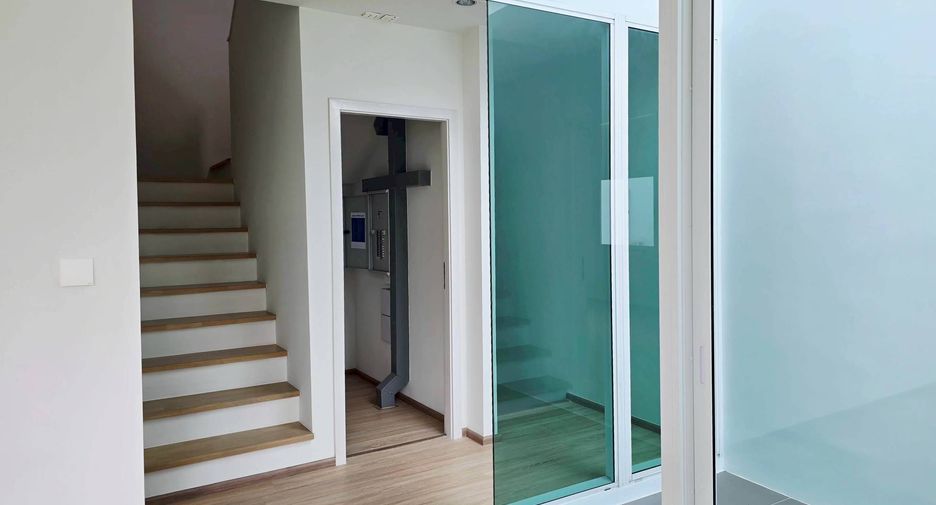 For sale 4 bedrooms house in Prawet, Bangkok