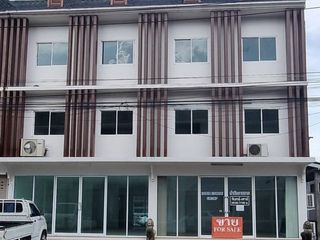 Продажа 3 спальни торговое помещение в Si Racha, Чонбури